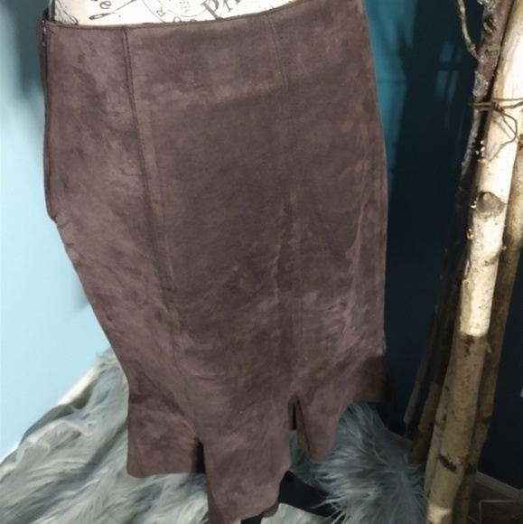 Suede Skirt By Karen Kane. - Picture 1 of 7